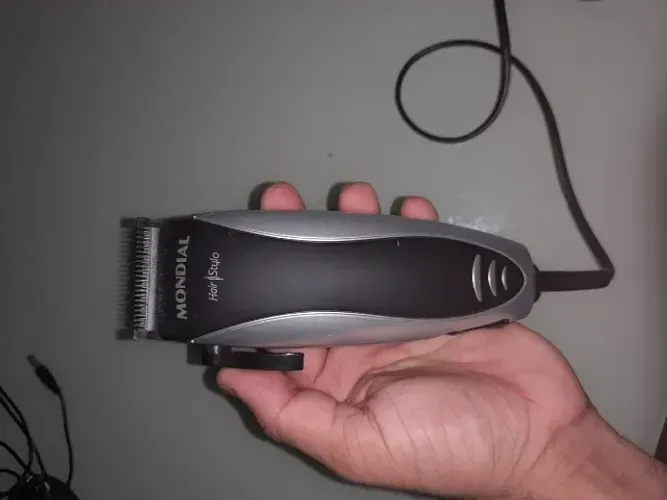 máquina de cortar cabelo mondial hair stylo