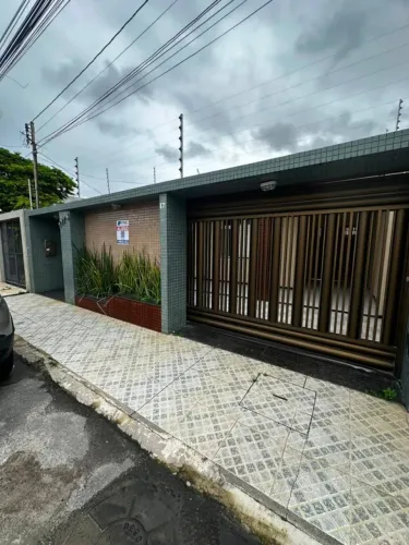 Excelente Casa para Aluguel com 3 Quartos Sendo 1 Suíte - Bairro Suíça