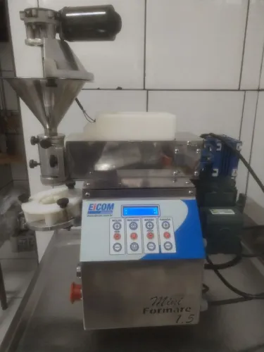 Modeladora de salgados Eikon + masseira 10kg
