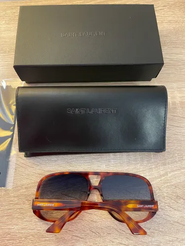 Óculos Yves saint Laurent original lente azulada comprada na Europa armação tartaruga 