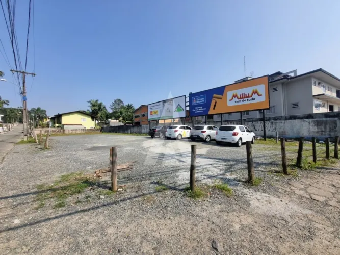 Terreno para alugar por R$ 4800.00, 600.00 m2 - BOM RETIRO - JOINVILLE/SC