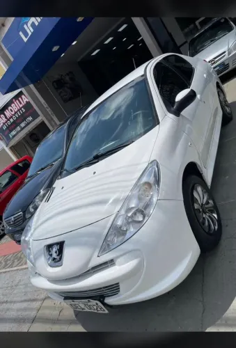 Peugeot 207 Sedan Passion XR 1.4 Flex 8V 4P 2013