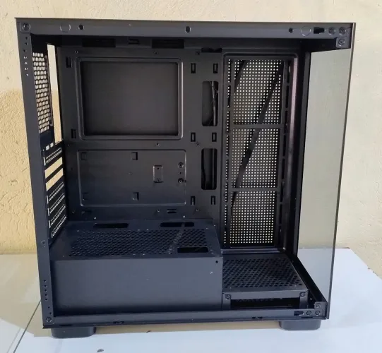 VENDO GABINETE GAMER SEMI NOVO 