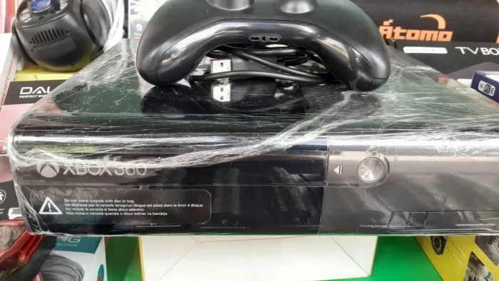 XBOX COM VÁRIOS JOGOS NO HD 