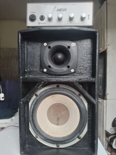Amplificador e Caixa de Som