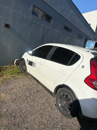 Fiat Palio Sporting 1.6 Flex 16V 5P 2014