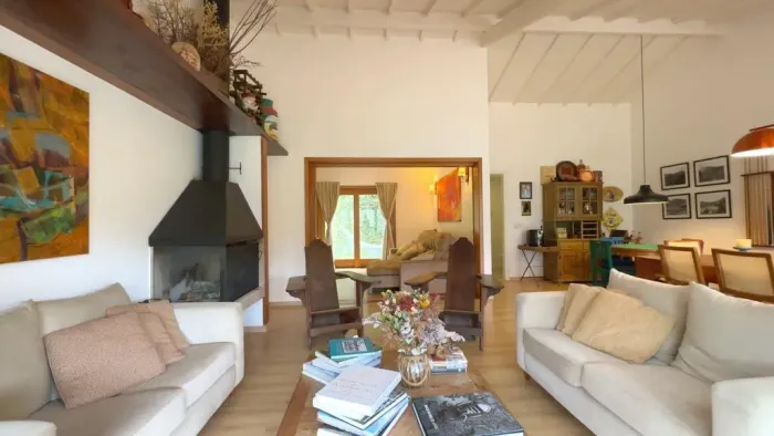 Excelente condomínio! Duas casas em um único terreno! Localização privilegiada