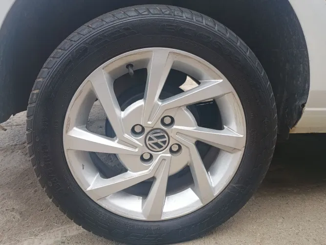 Vendo roda Voyage aro 15