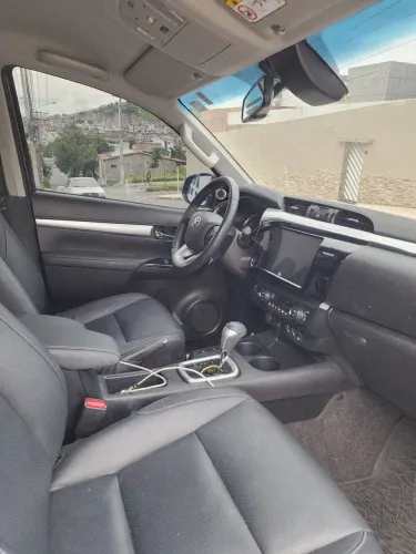 Toyota Hilux CD SRX 4X4 2.8 TDI 16V Diesel Aut. 2025