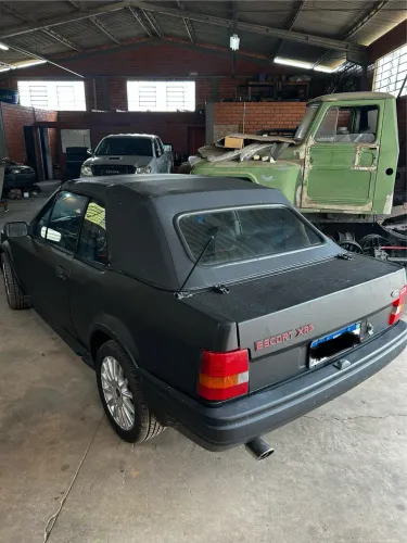 Ford Escort XR3 1.8 / 1.6 Conversível 1989
