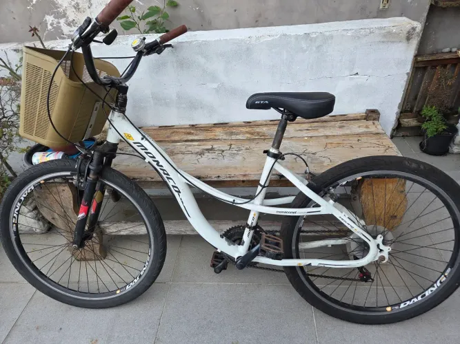 Bicicleta Monark feminina