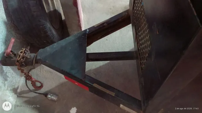 Carrocinha 2 eixos bem reforçado