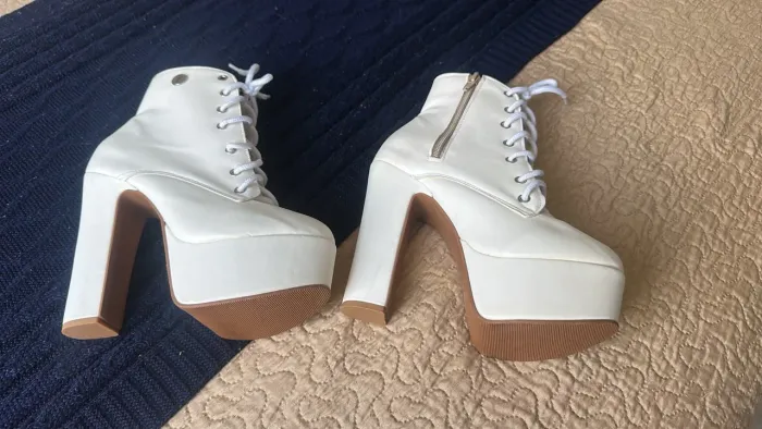 Bota Coturno Feminina Branca - Salto Alto + Plataforma