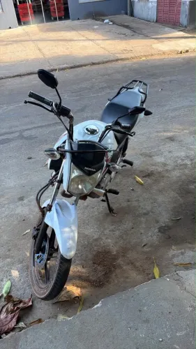 Vendo Moto em perfeito estado