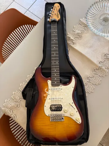Guitarra Vintage V6 Reissued Stratocaster ? Corpo em Alder