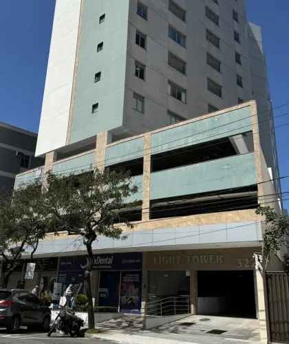 Pelegrine Aluga Loja com 45m², banheiro, porcelanato, portaria 24h em Santa Lúcia, Vitória