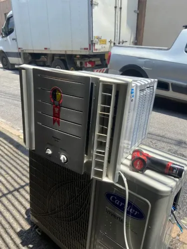 Vendo ar condicionado de janela 7.500 btus 220v