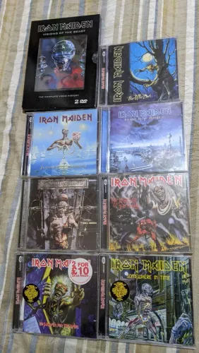 Coleção Iron Maiden - CDs e DVD