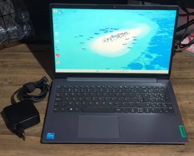 Notebook Lenovo i3 11ª Ger / 4 GB Ram / 256 GB SsD Nvme / 3 Hrs Bateria / Tela 15.6