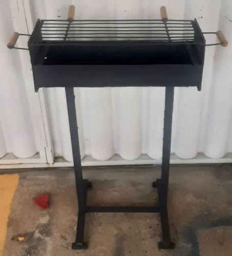 Churrasqueira tamanho médio 