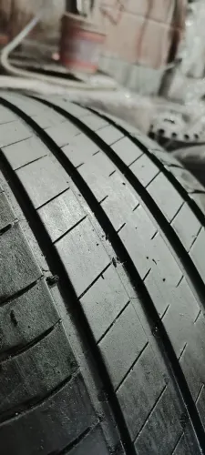 Pneu 255/45/20