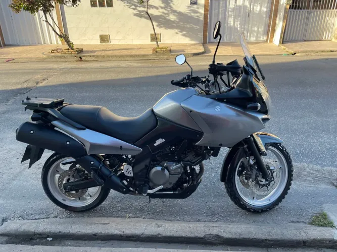 Vstrom 650 retirada de peças
