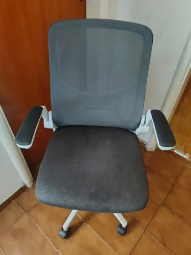 Cadeira Flex Secretaria branca e cinza