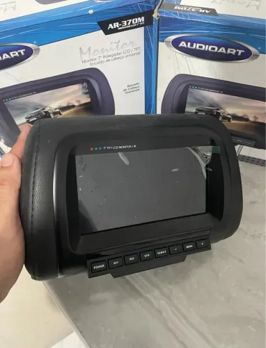 Monitor automotivo (encosto de cabeça)