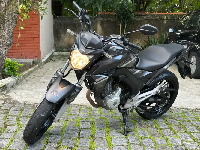 Vendo Honda cb twister 250