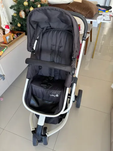 Carrinho safety 1st com bebê conforto