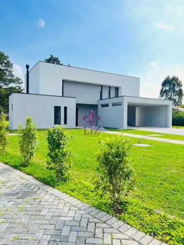 Excelente residência de alto padrão em condomínio em Quatro Barras
