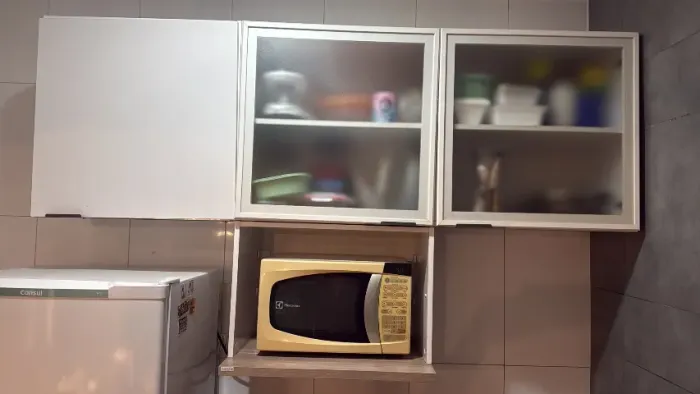 Armário Cozinha 3 portas + suporte microondas