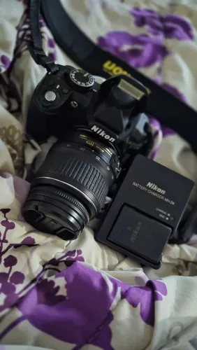 câmera fotográfica nikon d3100 tudo funcionando perfeitamente em ótimo estado