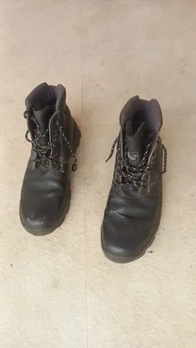 Bota masculina tamanho 42