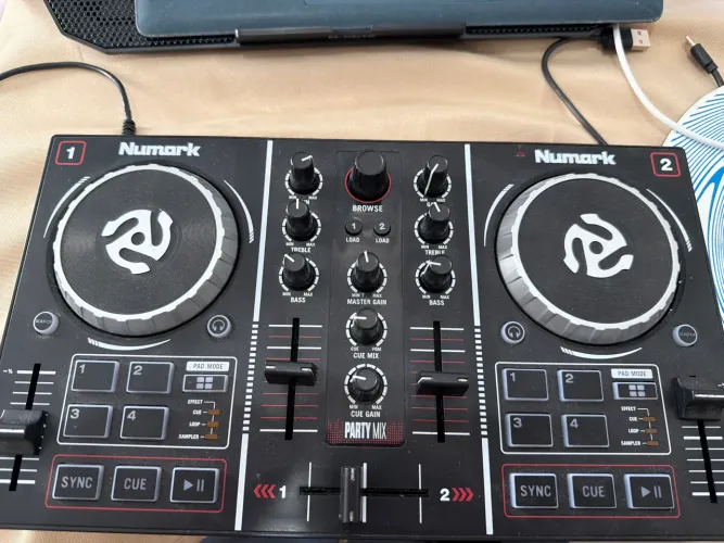 Numark - Party Mix - Mesa de DJ