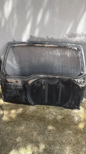 tampa traseira mitsubishi pajero tr4
