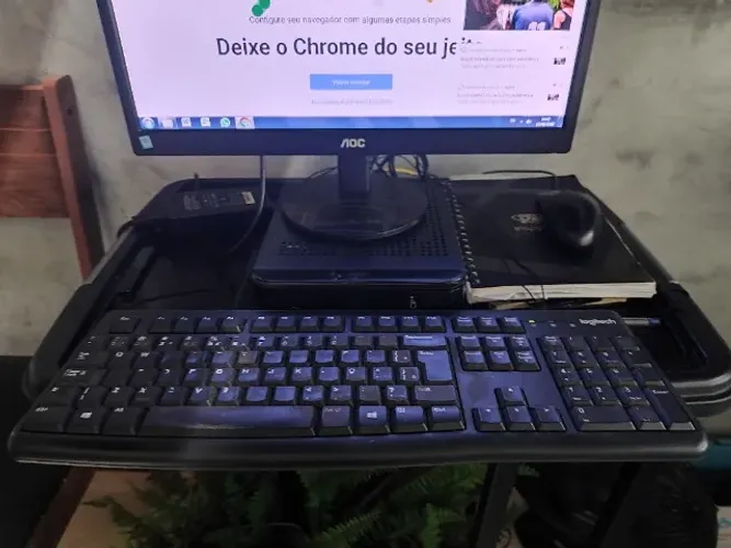 Computador Completo Usado - Monitor AOC + Teclado Logitech e Mouse - Perfeito Estado