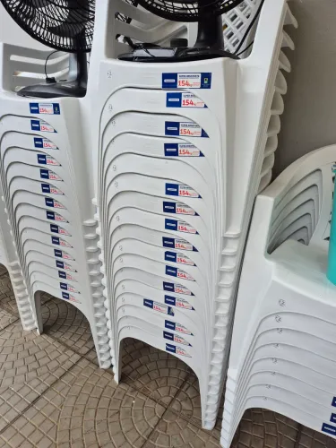 Cadeiras Plásticas 