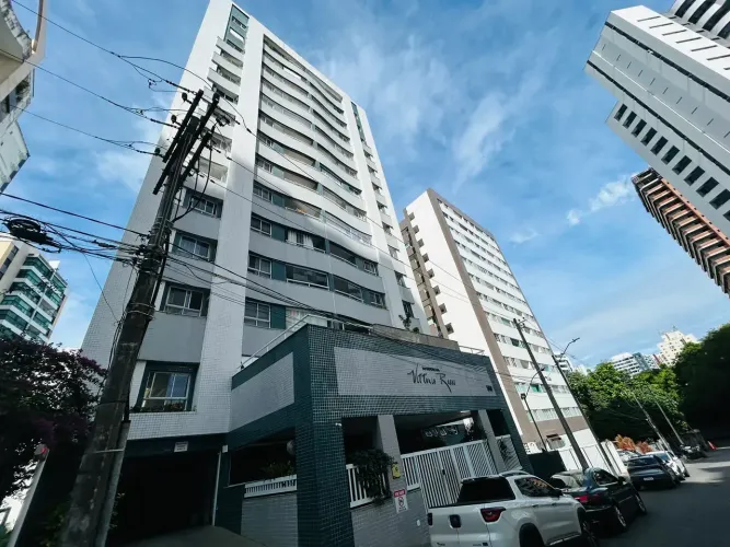 Apartamento 2/4 | Gabinete | Pituba | Andar Alto | 79 m² | 02 vagas soltas
