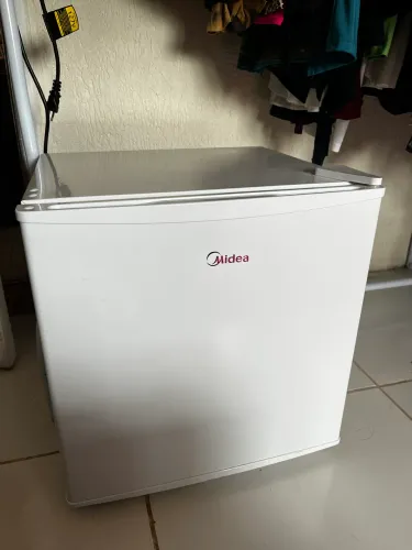Frigobar Midea 45L