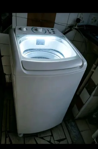 Máquina de lavar Electrolux 8kg, linda, com iluminação