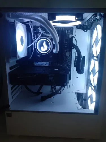 PC Gamer ryzen 7 5700x3d + RTX 4060