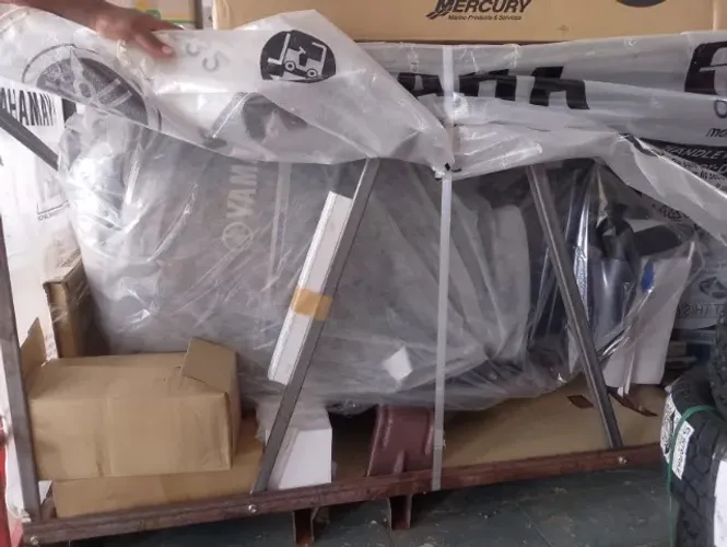 Motor Novo Yamaha 90 HP Cinza 4T