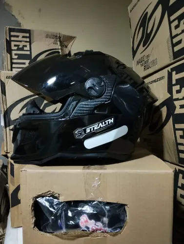 Capacete de luxo novos - ENT GRÁTIS 