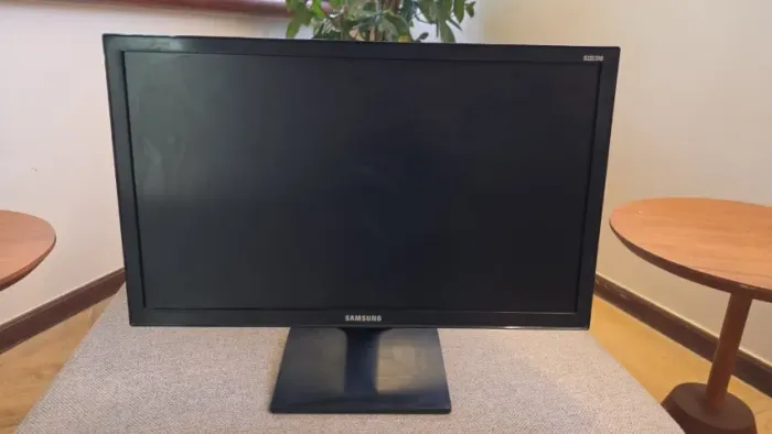 Monitor Samsung 21.5 Led Full Hd S22e310hy Hdmi Vga Usado