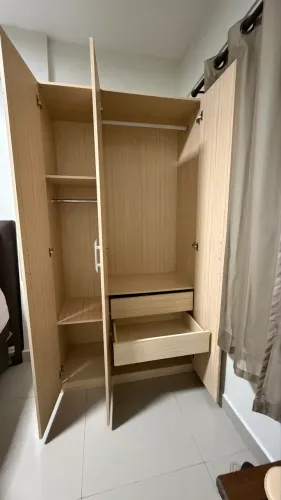 GUARDA-ROUPA 3 PORTAS TOK STOK DESMONTADO