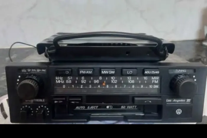 Rádio toca fitas Bosch losangeles Vl 50w funciona tudo. 