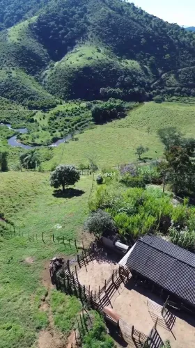 Sítio à venda em Rio Preto/MG com 63,4 hectares, nascentes e excelente estrutura