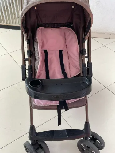 Vendo Carrinho de bebê 