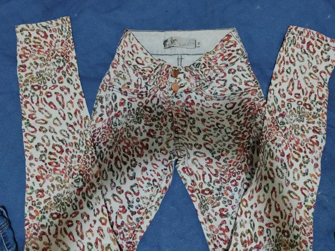 Calça jeans feminina florida